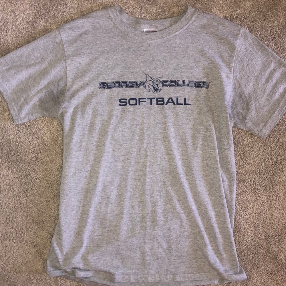Ga College Softball Gray T-Shirt | Looks New
